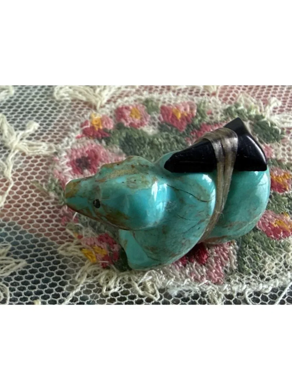 Vintage 60s Zuni Turquoise Fetish Bear Carving Jet Arrowhead 1